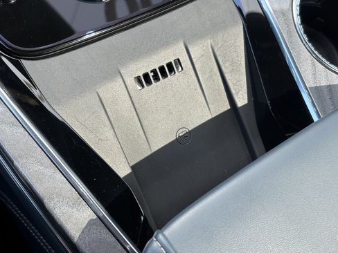 Certified 2025 Cadillac Escalade IQ Luxury 2 w/ LPO, Premium Carpet Package AWD/4WD image 27