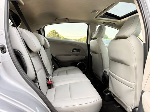 Used 2021 Honda HR-V EX-L image 18
