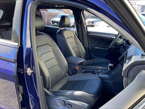 Certified 2022 Volkswagen Tiguan SEL R-Line image 6