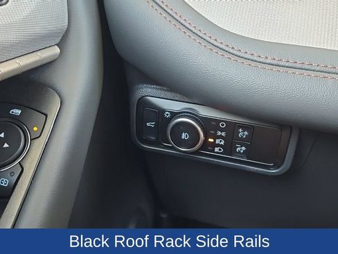 Used 2025 Ford Explorer Active w/ Active Comfort Package RWD image 16