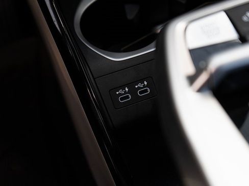 Used 2024 BMW X1 xDrive28i w/ Technology Package image 32