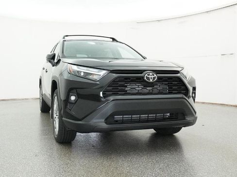 Used 2025 Toyota RAV4 XLE Premium image 33