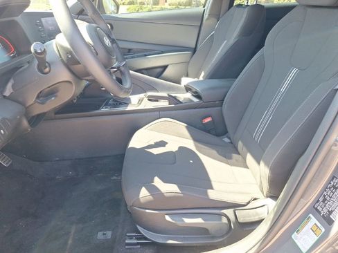Used 2025 Hyundai Elantra Sport image 17