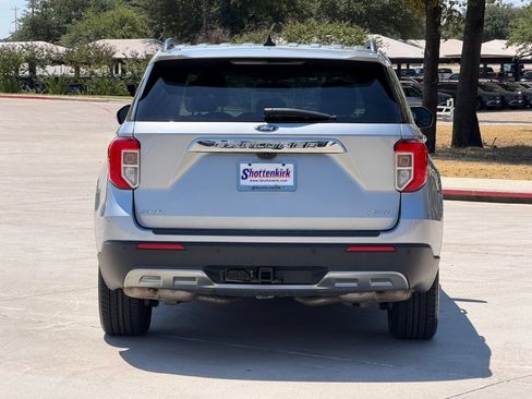 Used 2023 Ford Explorer XLT w/ Equipment Group 202A AWD/4WD image 7