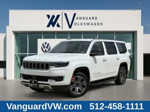 Used 2024 Jeep Wagoneer Series II w/ Flexible Seating Group RWD image 1