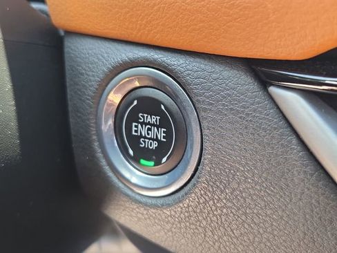 Used 2024 Cadillac XT4 Sport FWD image 31