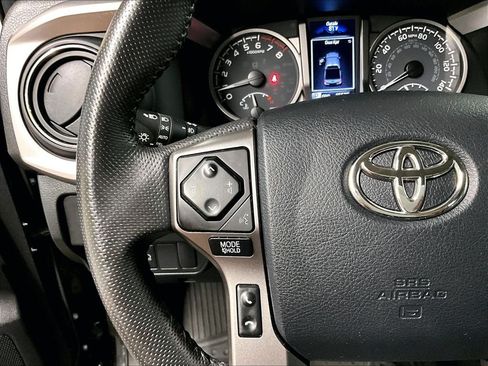 Certified 2023 Toyota Tacoma SR5 AWD/4WD image 22