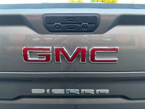 Used 2019 GMC Sierra 1500 SLT w/ SLT Premium Plus Package AWD/4WD image 17