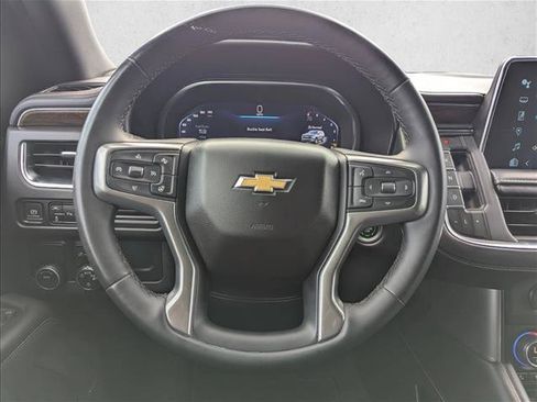 Used 2023 Chevrolet Suburban Premier RWD image 15