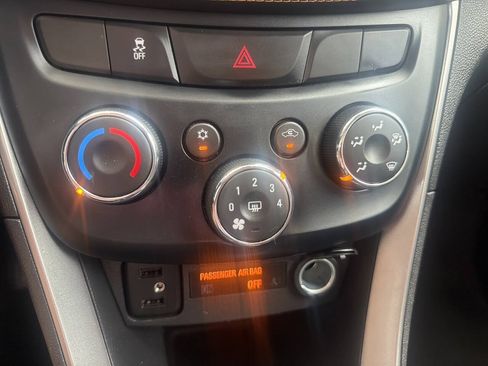 Used 2019 Chevrolet Trax LS w/ LPO, Cargo Package FWD image 24