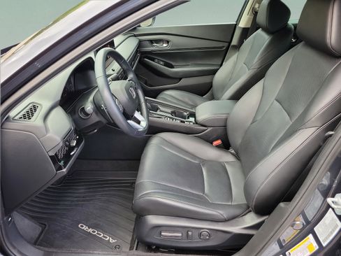 Used 2023 Honda Accord Touring image 12