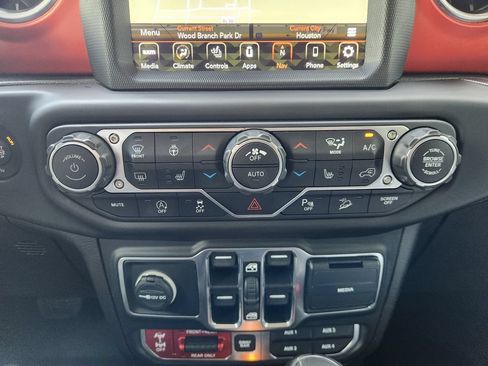 Used 2020 Jeep Wrangler Unlimited Rubicon AWD/4WD image 18