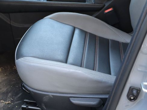 Used 2023 Nissan Kicks SR w/ SR Premium Package FWD image 14