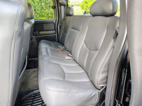 Used 2004 Chevrolet Silverado 2500 LT w/ Skid Plate Package AWD/4WD image 15