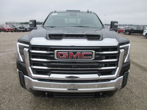 New 2026 GMC Sierra 3500 SLE w/ SLE Value Package AWD/4WD image 11