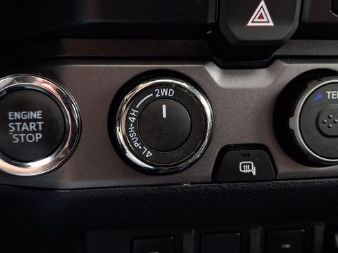 Used 2023 Toyota Tacoma TRD Off-Road w/ TRD Premium Off Road Package AWD/4WD image 24