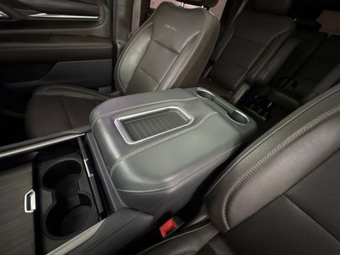 Used 2021 GMC Yukon Denali w/ Denali Premium Package AWD/4WD image 39