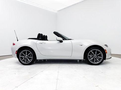 Used 2023 MAZDA MX-5 Miata Grand Touring w/ Weather Package image 39