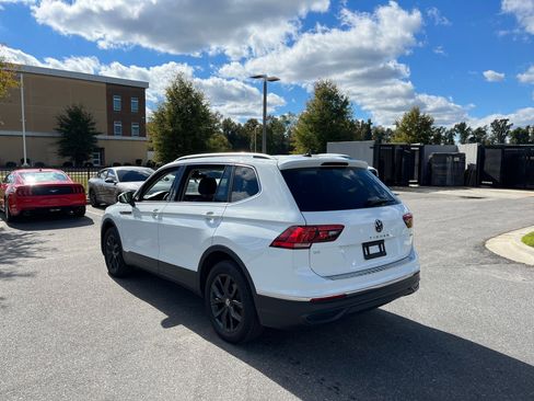 Used 2024 Volkswagen Tiguan SE image 6