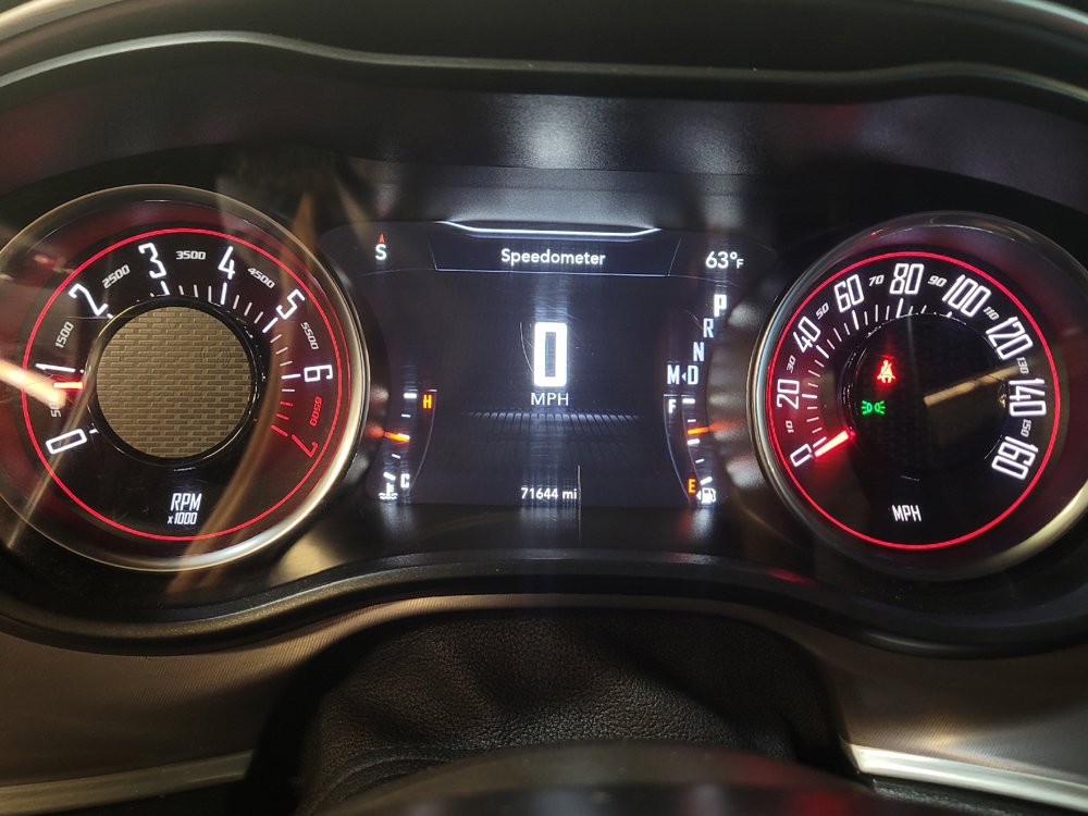 Used 2022 Dodge Challenger SXT RWD image 23
