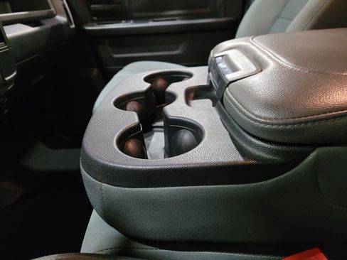 Used 2018 RAM 1500 Express AWD/4WD image 26