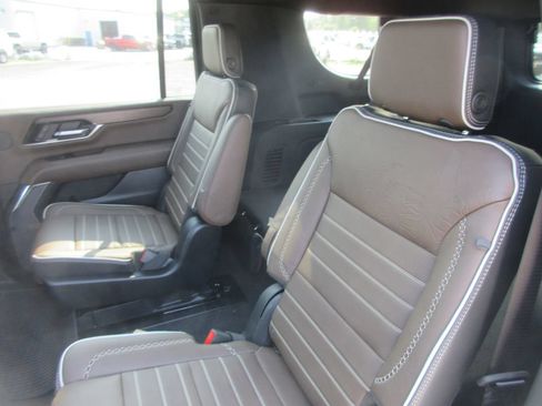 New 2026 GMC Yukon XL Denali Ultimate AWD/4WD image 12