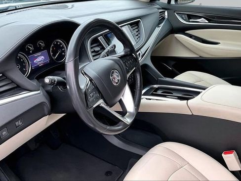 Used 2023 Buick Enclave Essence image 12