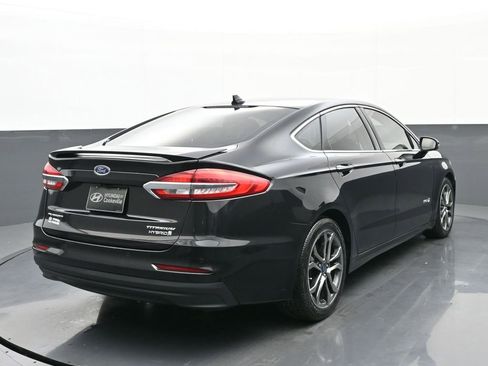 Used 2019 Ford Fusion Titanium image 3