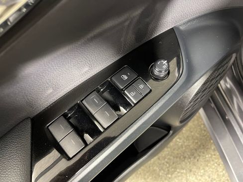 Used 2019 Toyota Prius LE w/ Carpet Mat Package image 16