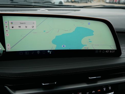 Used 2025 Cadillac XT4 Premium Luxury image 22