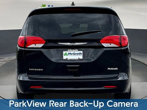 Used 2023 Chrysler Voyager LX FWD image 7