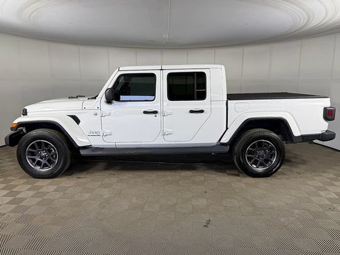 Used 2022 Jeep Gladiator Overland AWD/4WD image 10