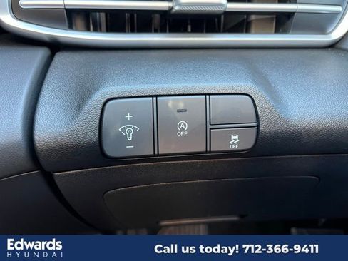 New 2025 Hyundai Elantra SE image 21