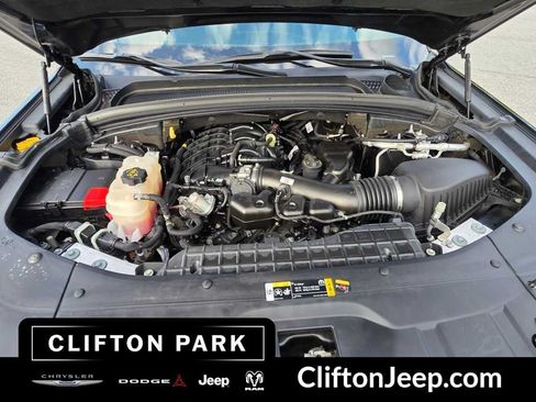 Used 2023 Jeep Grand Cherokee L Laredo AWD/4WD image 29