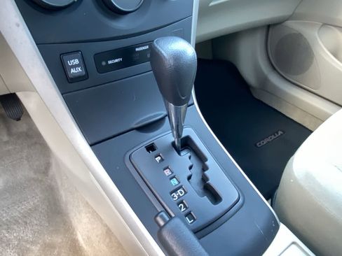 Used 2013 Toyota Corolla L image 36