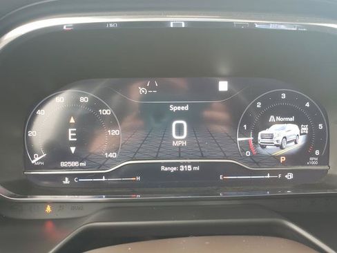 Used 2023 GMC Yukon XL SLT AWD/4WD image 32