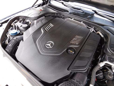 Used 2020 Mercedes-Benz S 560 4MATIC Sedan image 30
