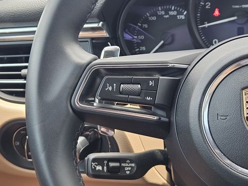 Certified 2026 Porsche Macan AWD/4WD image 27