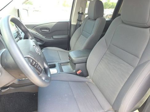 Certified 2025 Nissan Frontier S w/ S Utility Package AWD/4WD image 6