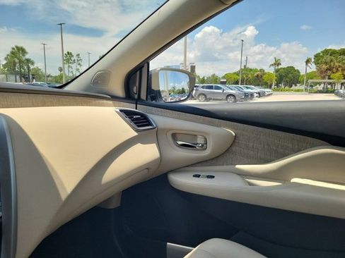Certified 2022 Nissan Murano SL FWD image 28