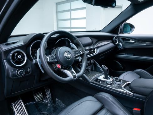Used 2022 Alfa Romeo Stelvio Quadrifoglio w/ Active Assist Plus Package AWD/4WD image 18