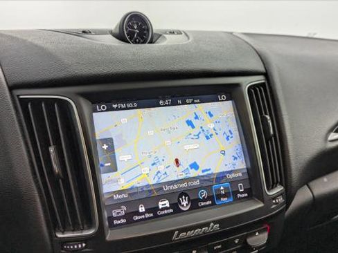 Used 2018 Maserati Levante image 22