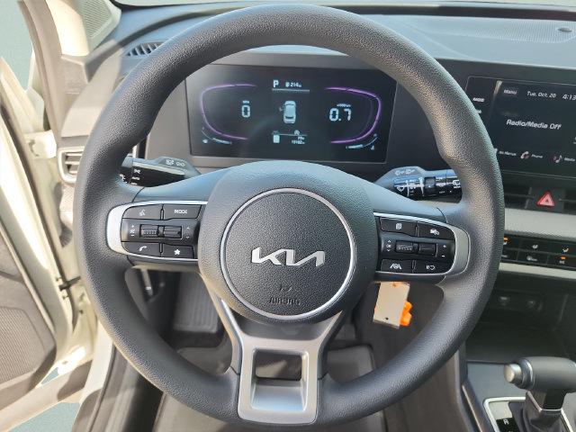 Used 2025 Kia Sportage LX FWD image 33