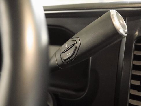 Used 2024 Ford F450 Platinum w/ FX4 Off-Road Package image 35