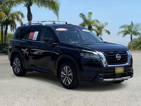 Certified 2024 Nissan Pathfinder SL FWD image 6