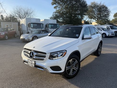Used 2019 Mercedes-Benz GLC 300 image 3