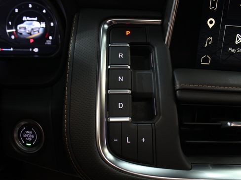 Used 2023 GMC Yukon XL AT4 w/ Technology Package AWD/4WD image 75