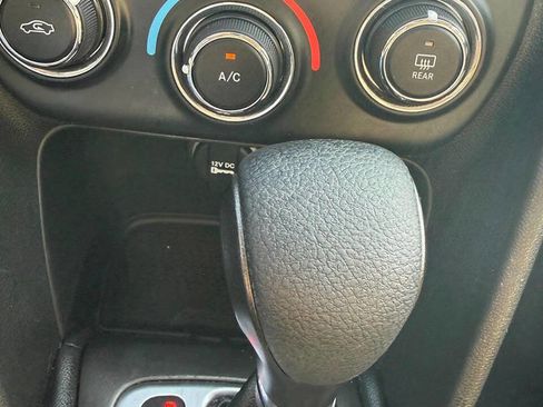 Used 2016 Dodge Dart SXT image 29