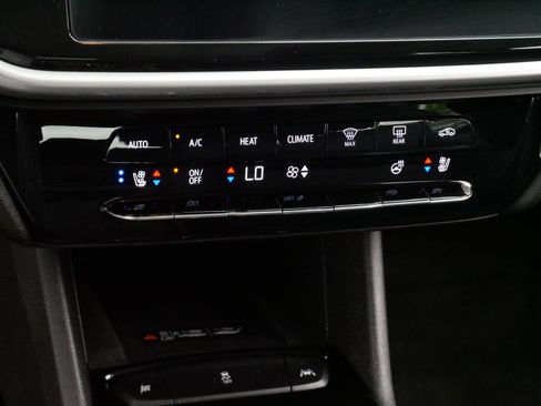Used 2023 Chevrolet Bolt EUV Premier w/ Sun & Sound Package FWD image 23