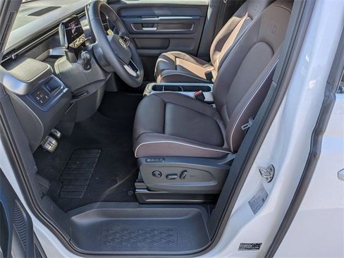 New 2025 Volkswagen ID. Buzz Pro S image 10